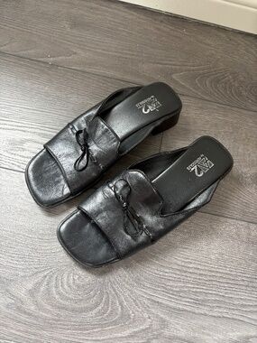 Minimalist Leather Mule Sandals
